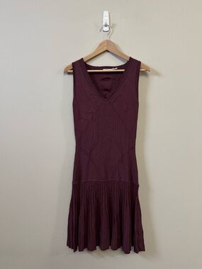 Leon Max limited edition V-neck pleated knit drop waist maroon burgundy dress💜